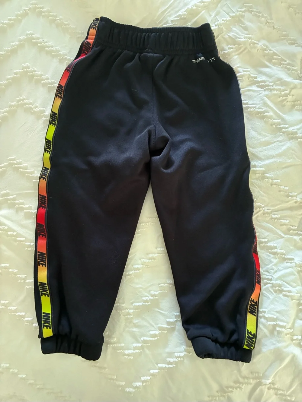 Nike  therma -fit Kids Black Sweatpants joggers. Boys 3T